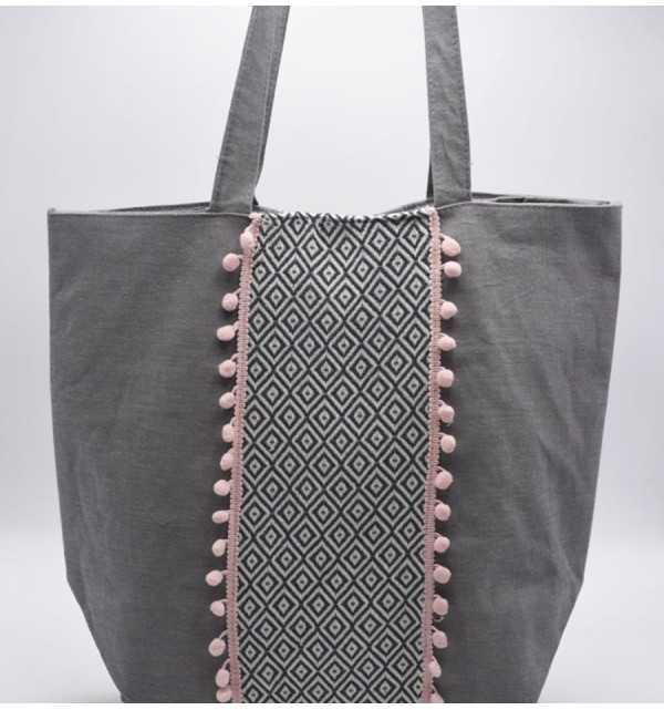 Saint Tropez bag taupe with chevron patterns and very light pink pompoms Fouta Tunisia - 2