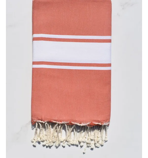 Flat light red-brown fouta 