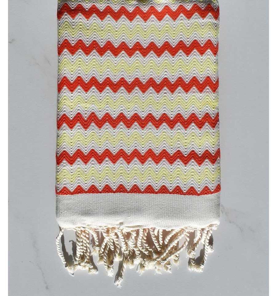 Beach towel zigzag White, bright red and light yellow