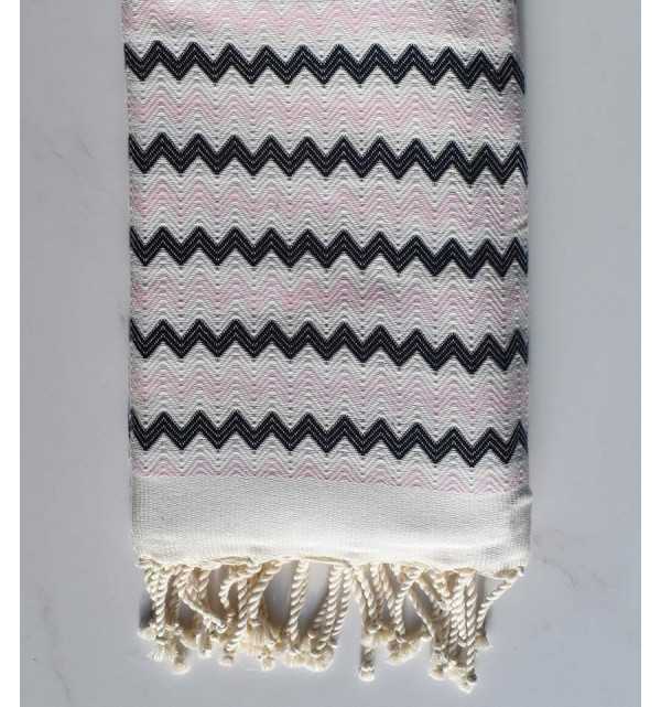 Beach towel zigzag White, very light pink and black 