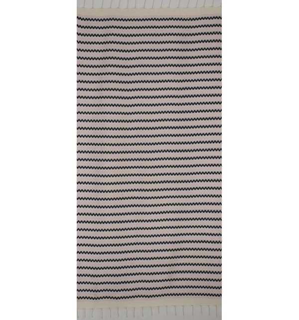 Beach towel zigzag White, very light pink and black 