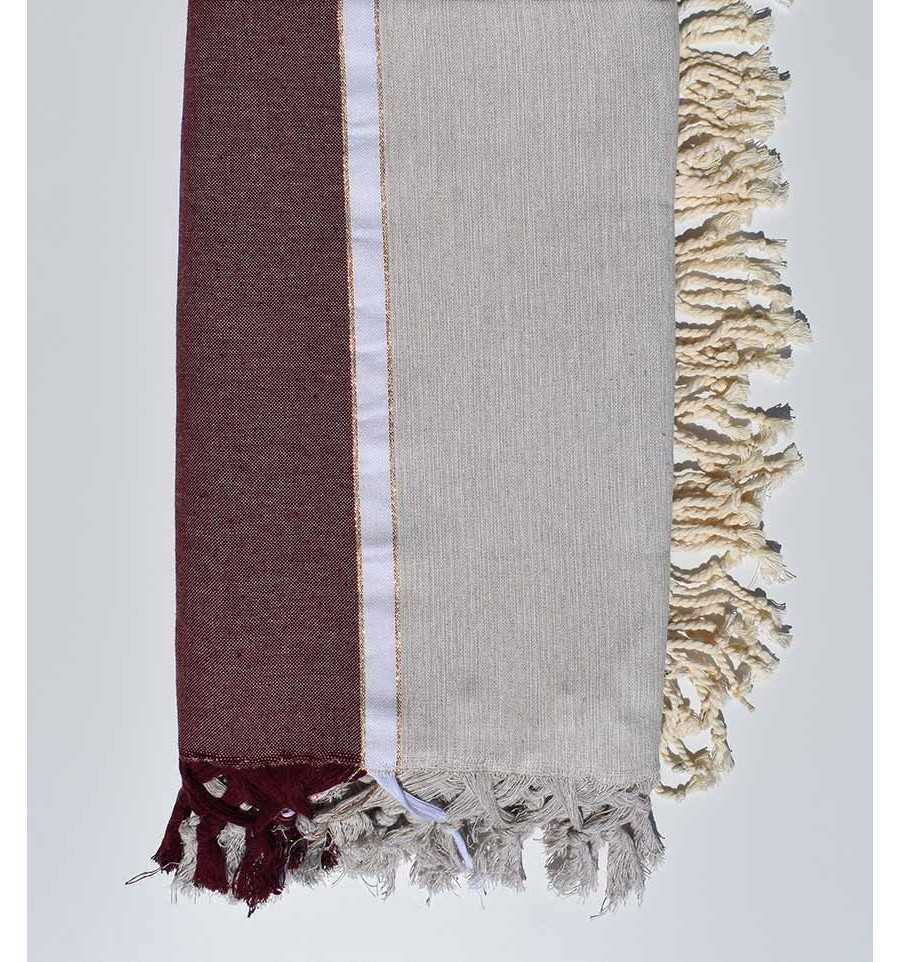 Thrown greige and red burgundy with golden lurex thread 
